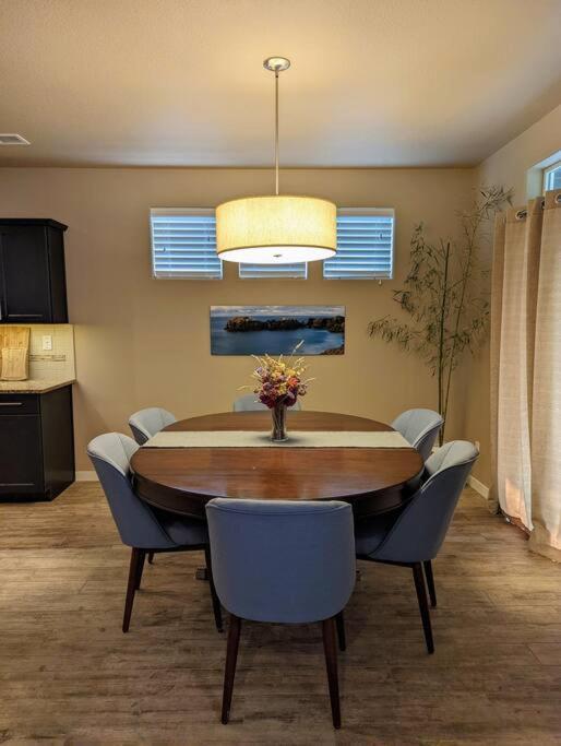 Spacious 3-Bedroom Home With Outdoor Space 유진 외부 사진