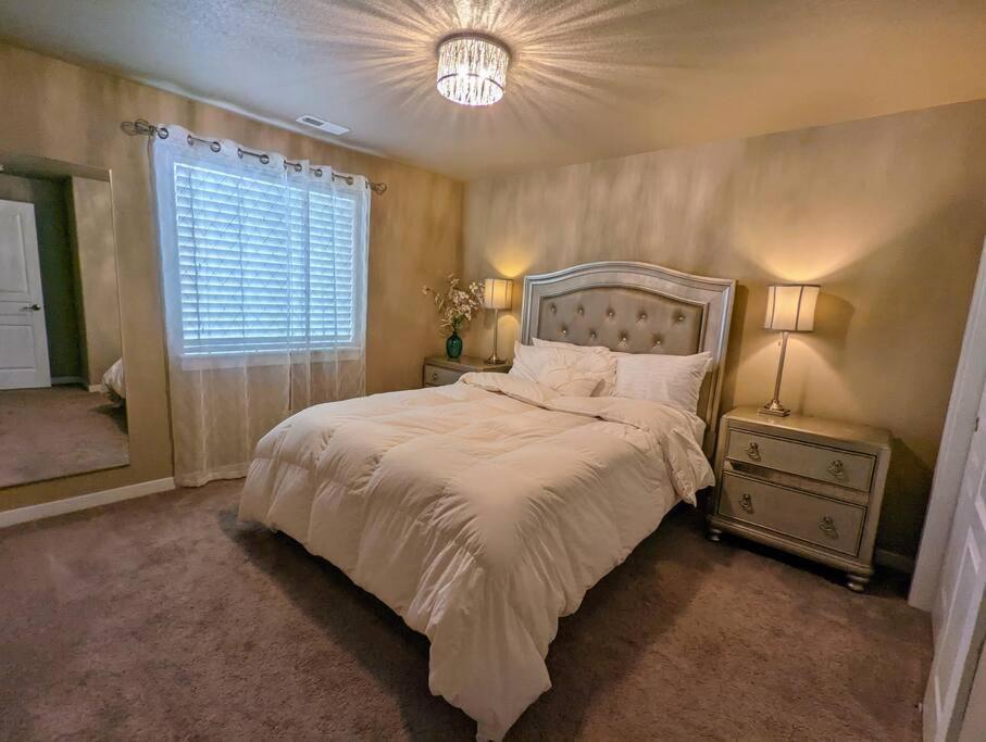 Spacious 3-Bedroom Home With Outdoor Space 유진 외부 사진