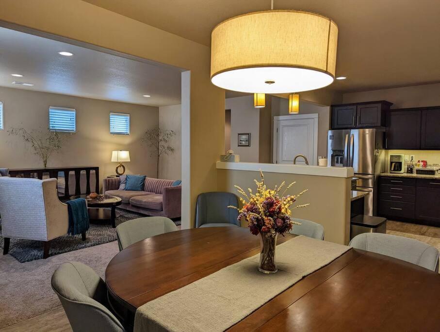 Spacious 3-Bedroom Home With Outdoor Space 유진 외부 사진