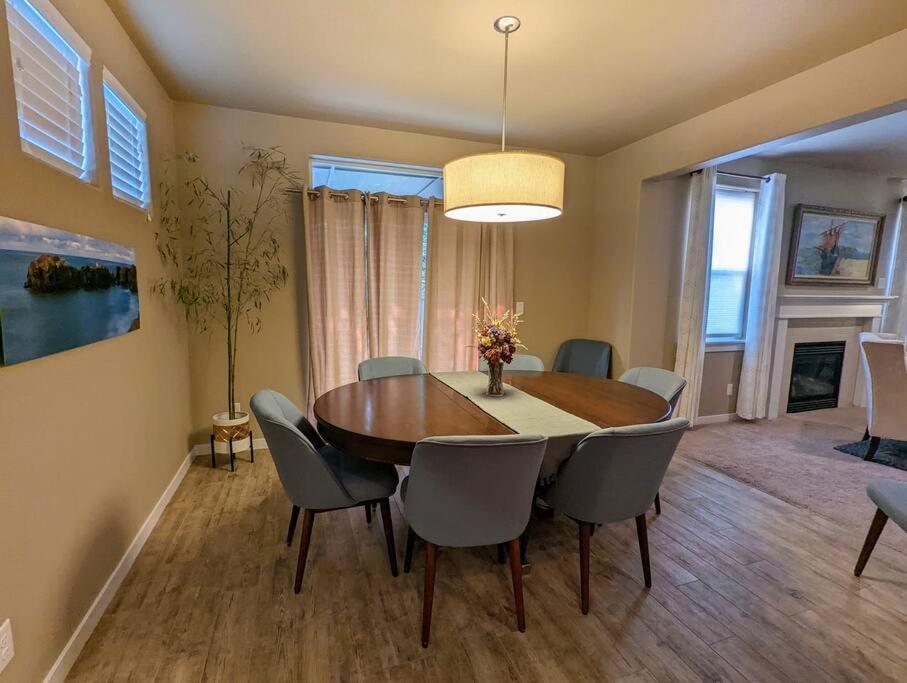 Spacious 3-Bedroom Home With Outdoor Space 유진 외부 사진