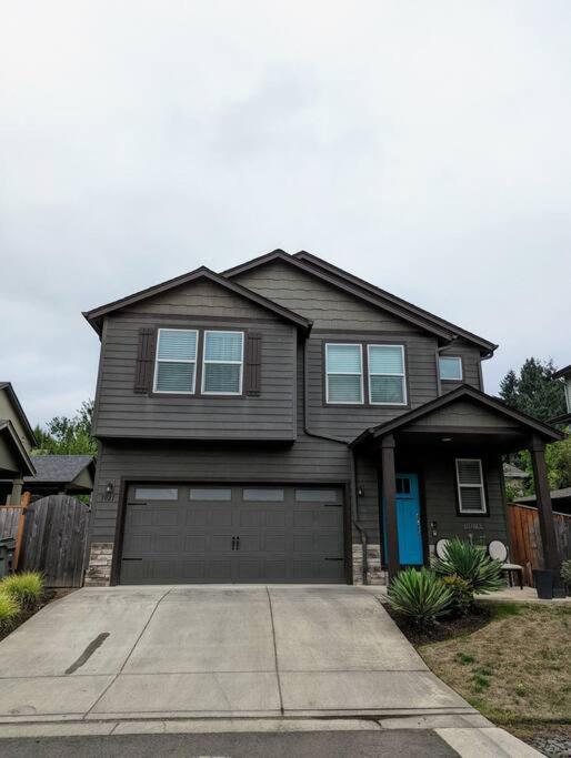 Spacious 3-Bedroom Home With Outdoor Space 유진 외부 사진