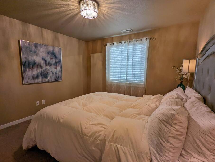 Spacious 3-Bedroom Home With Outdoor Space 유진 외부 사진